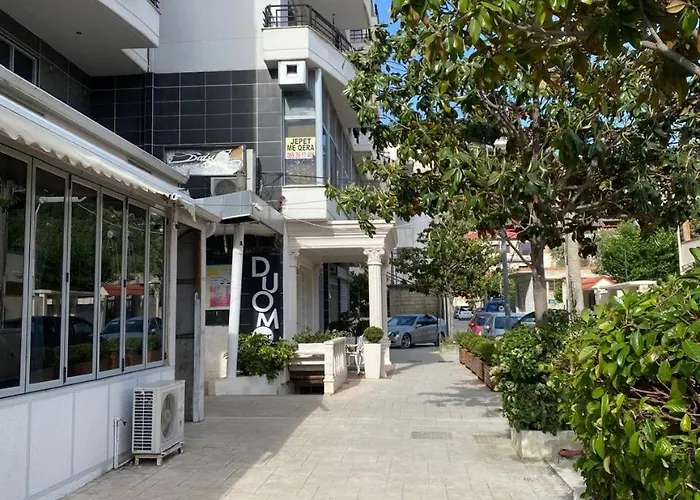 Liam Apartments
